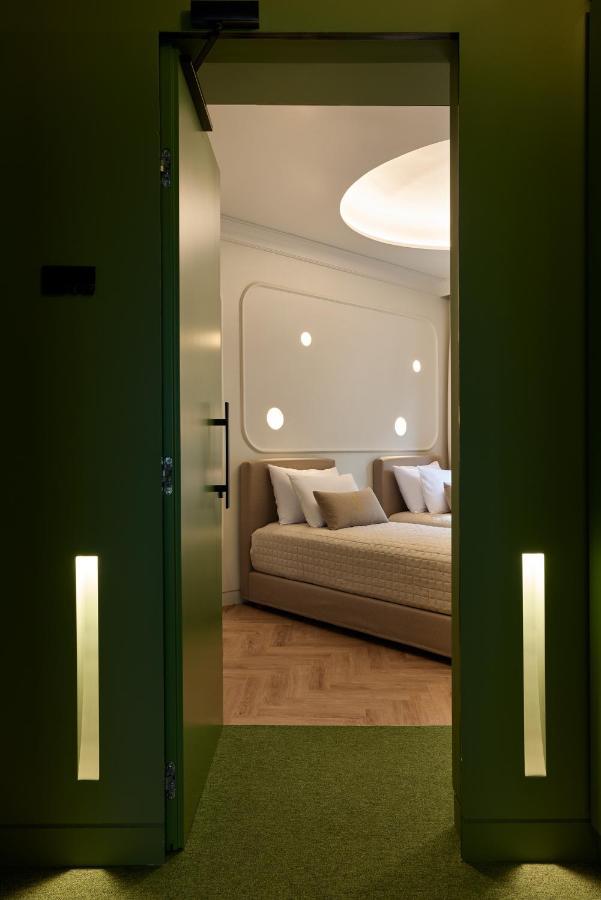 Dwell - Elegant City Stay Atene Esterno foto