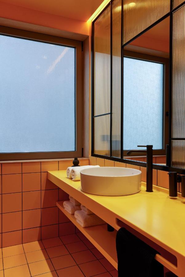 Dwell - Elegant City Stay Atene Esterno foto